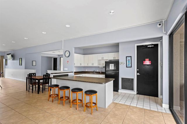 3150 W Rolling Hills Circle 704, Davie, FL 33328