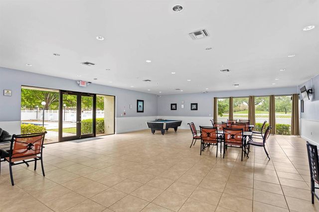 3150 W Rolling Hills Circle 704, Davie, FL 33328