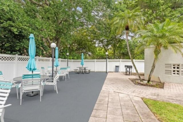 3150 W Rolling Hills Circle 704, Davie, FL 33328