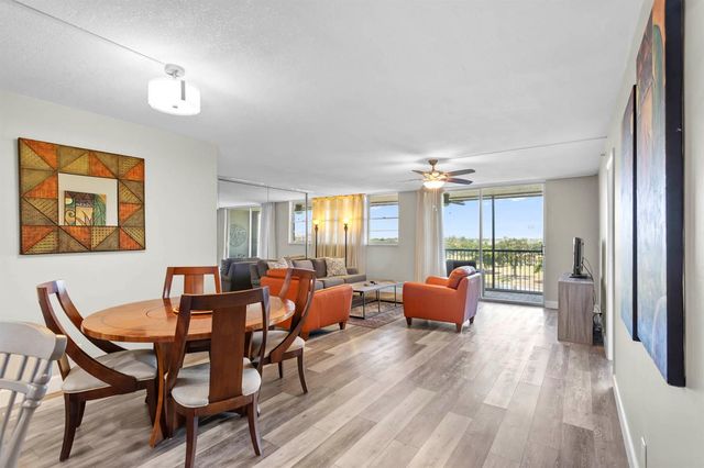 3150 W Rolling Hills Circle 704, Davie, FL 33328