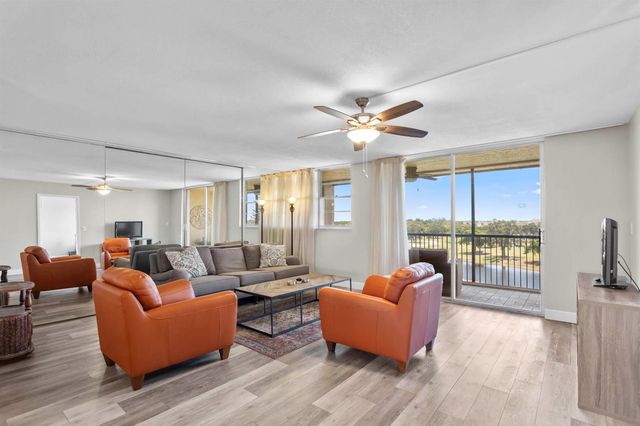 3150 W Rolling Hills Circle 704, Davie, FL 33328