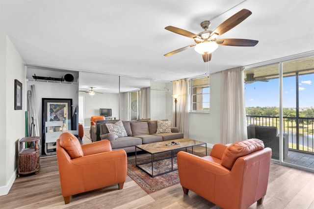 3150 W Rolling Hills Circle 704, Davie, FL 33328