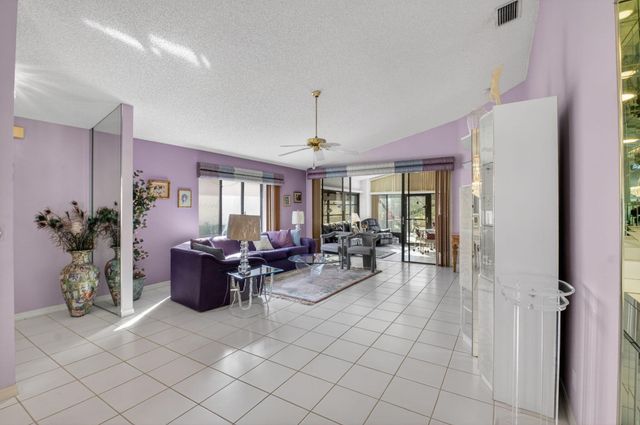 7876 Glen Garry Lane, Delray Beach, FL 33446