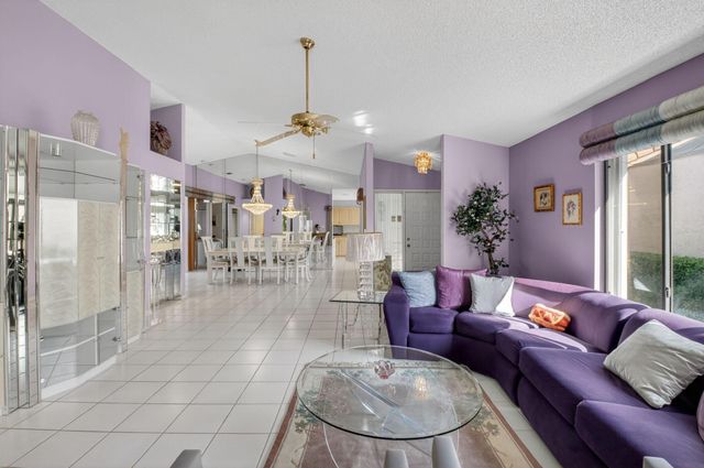 7876 Glen Garry Lane, Delray Beach, FL 33446