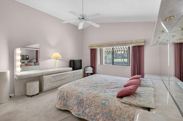 7876 Glen Garry Lane, Delray Beach, FL 33446