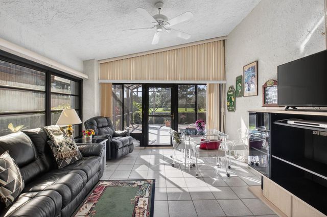 7876 Glen Garry Lane, Delray Beach, FL 33446