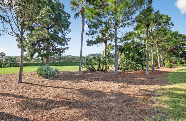 7876 Glen Garry Lane, Delray Beach, FL 33446