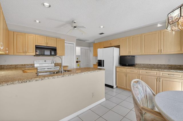 7876 Glen Garry Lane, Delray Beach, FL 33446