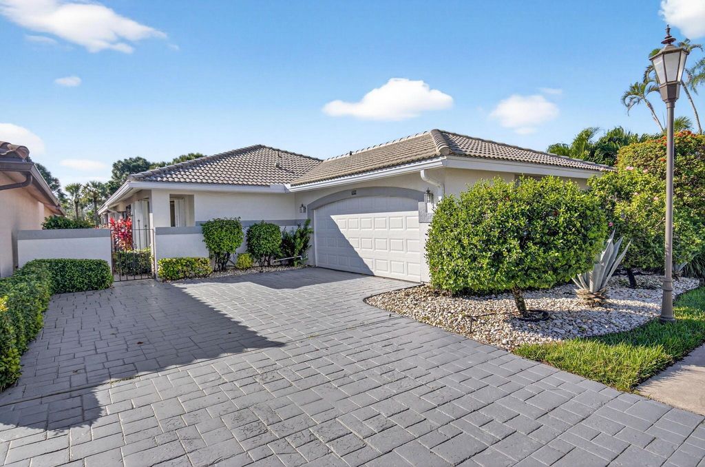 7876 Glen Garry Lane, Delray Beach, FL 33446