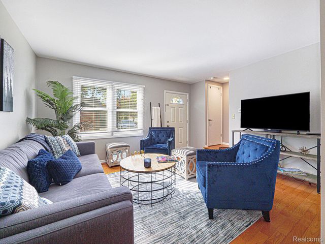 421 S 7TH Street 2, Ann Arbor, MI 48103