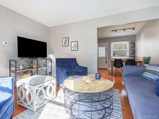 421 S 7TH Street 2, Ann Arbor, MI 48103