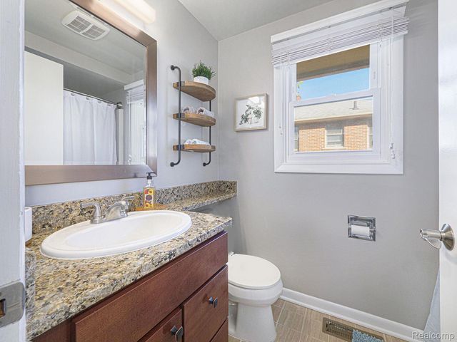 421 S 7TH Street 2, Ann Arbor, MI 48103