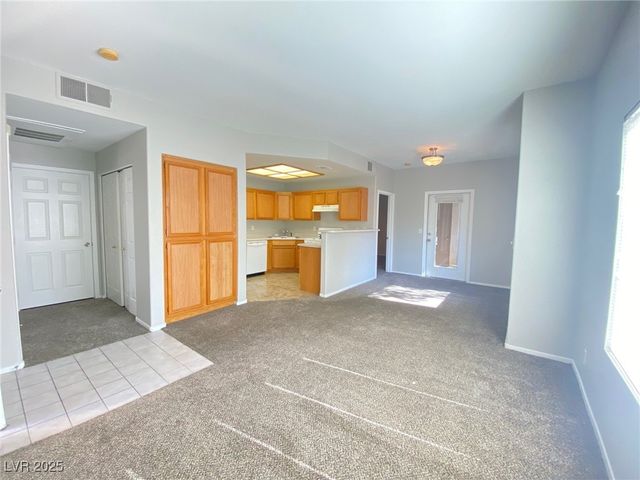 9470 Peace Way 216, Las Vegas, NV 89147