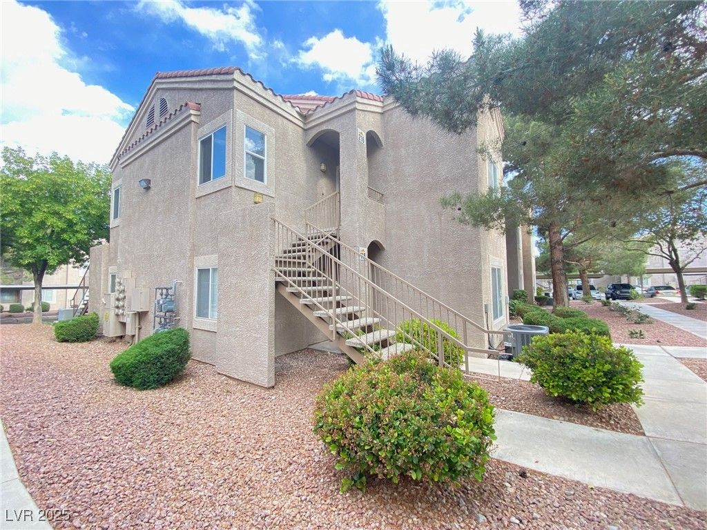 Image 2 of property listing at 9470 Peace Way 216, Las Vegas, NV 89147