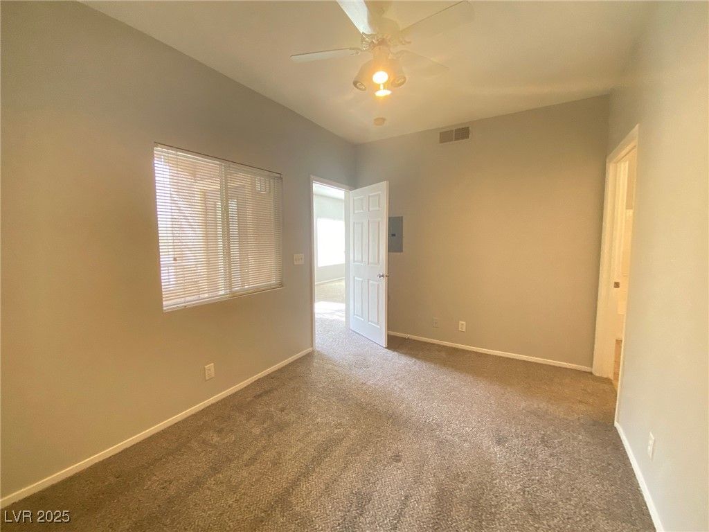 Image 7 of property listing at 9470 Peace Way 216, Las Vegas, NV 89147