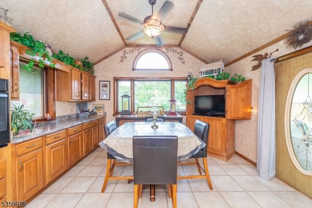 84 Brooklyn Rd, Stanhope Boro, NJ 07874