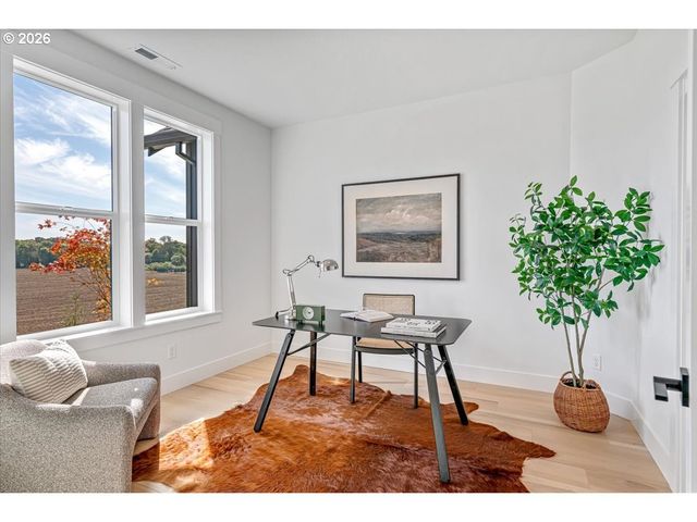 851 W Washington St, Carlton, OR 97111
