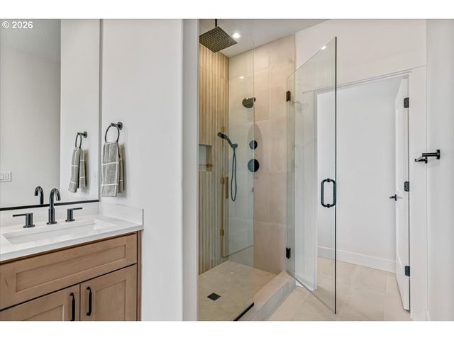 851 W Washington St, Carlton, OR 97111
