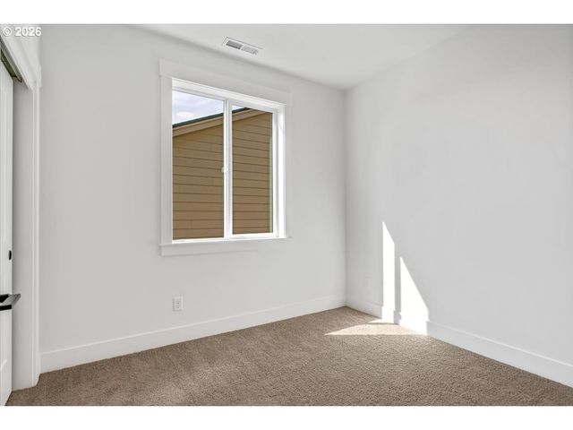851 W Washington St, Carlton, OR 97111