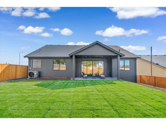 851 W Washington St, Carlton, OR 97111