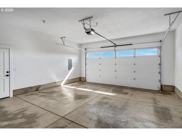 851 W Washington St, Carlton, OR 97111