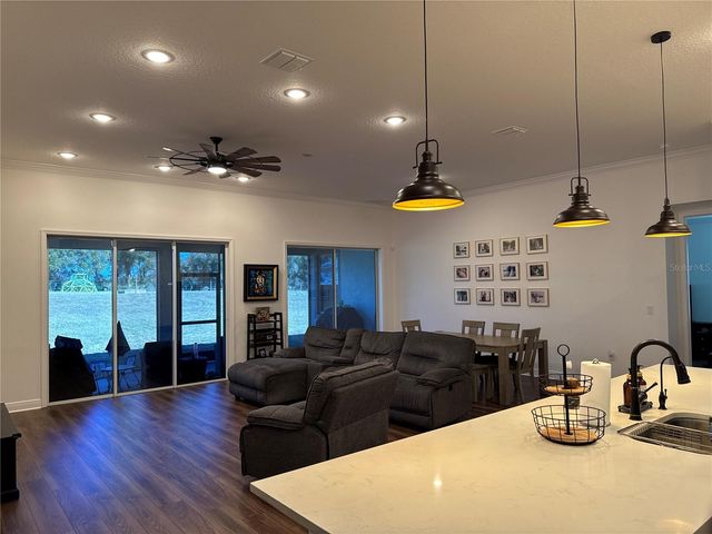 10190 DOLPHIN GULL CIRCLE, Thonotosassa, FL 33592