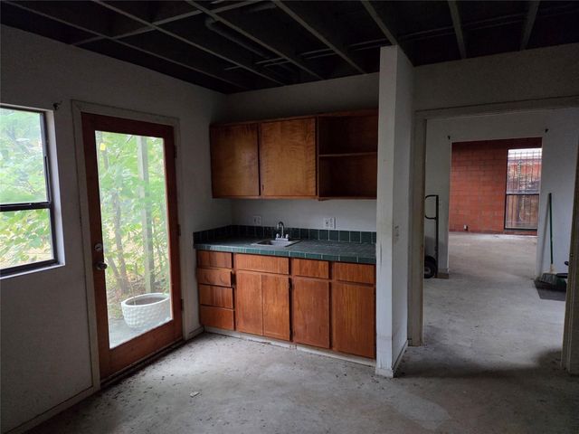 221 Emerson Street, Houston, TX 77006