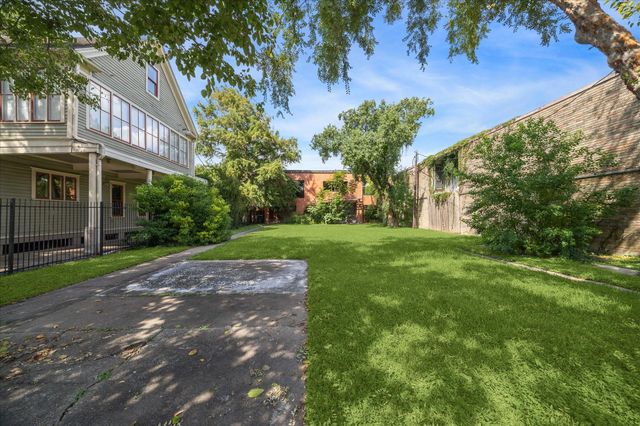 221 Emerson Street, Houston, TX 77006