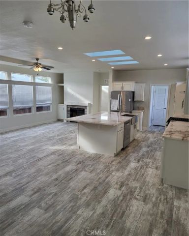 21500 Lassen 122, Chatsworth, CA 91311