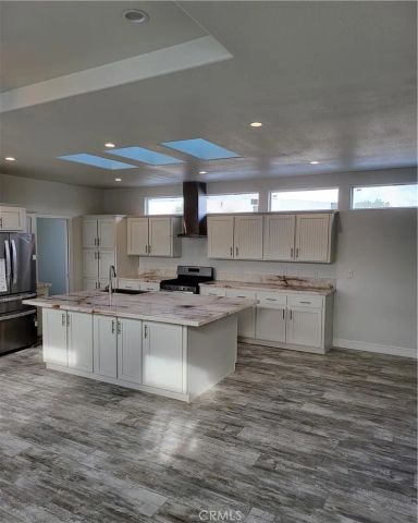 21500 Lassen 122, Chatsworth, CA 91311