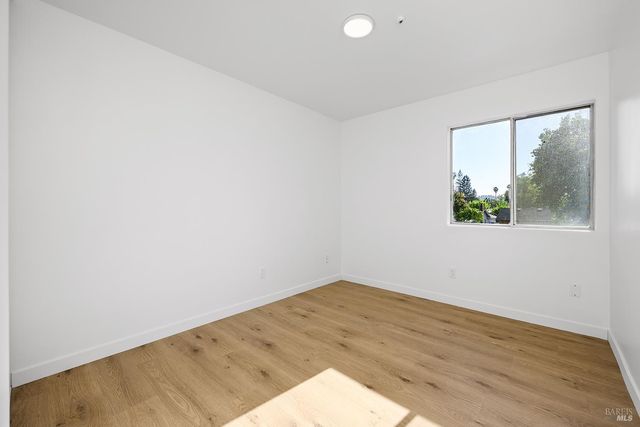 319 Algiers Ct, Santa Rosa, CA 95409