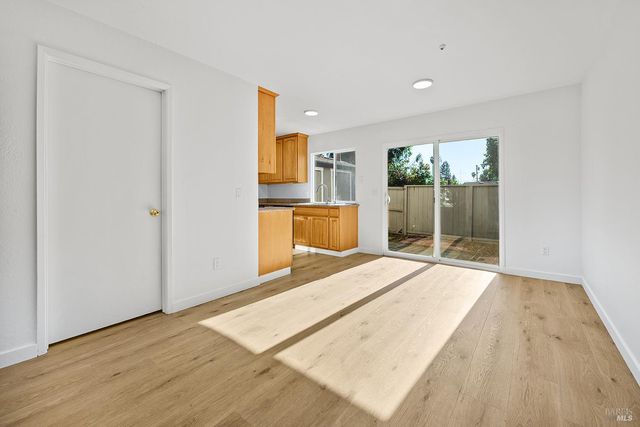 319 Algiers Ct, Santa Rosa, CA 95409