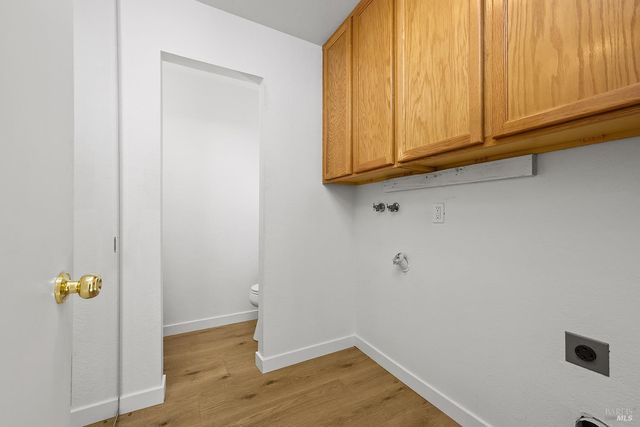 319 Algiers Ct, Santa Rosa, CA 95409