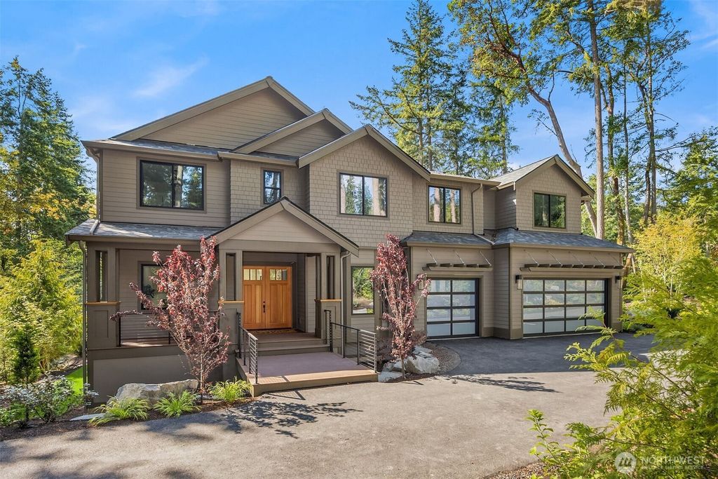 4740 Rose Avenue NE, Bainbridge Island, WA 98110