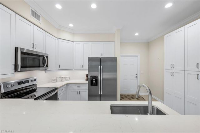 1137 Winding Pines CIR 106, Cape Coral, FL 33909