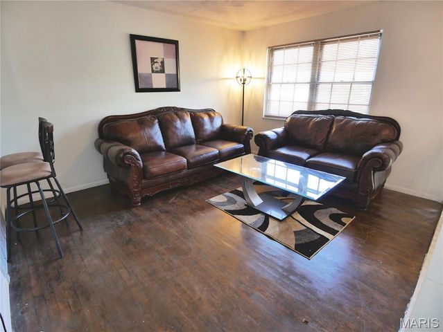 9601 Lifford Court, St Louis, MO 63136