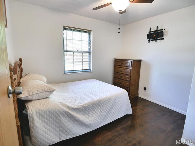9601 Lifford Court, St Louis, MO 63136