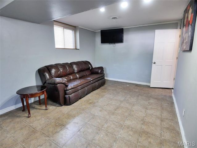 9601 Lifford Court, St Louis, MO 63136