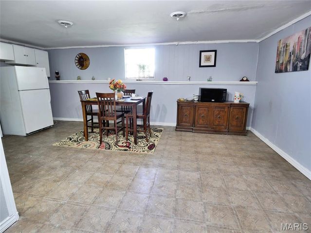 9601 Lifford Court, St Louis, MO 63136