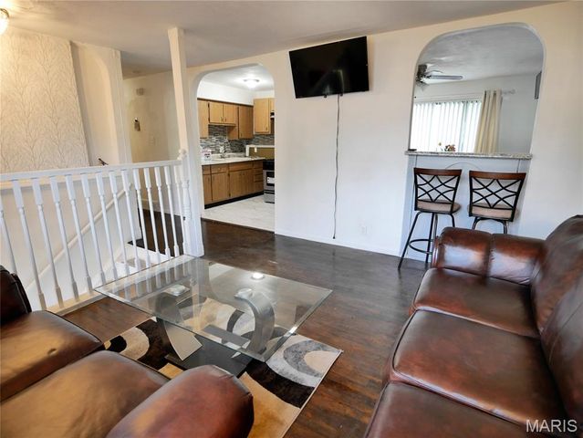 9601 Lifford Court, St Louis, MO 63136