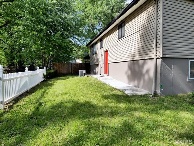 9601 Lifford Court, St Louis, MO 63136
