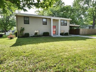 9601 Lifford Court, St Louis, MO 63136