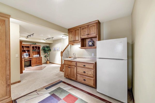 1241 PRAIRIE FALCON TRAIL, Green Bay, WI 54313