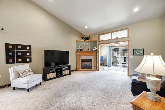 1241 PRAIRIE FALCON TRAIL, Green Bay, WI 54313