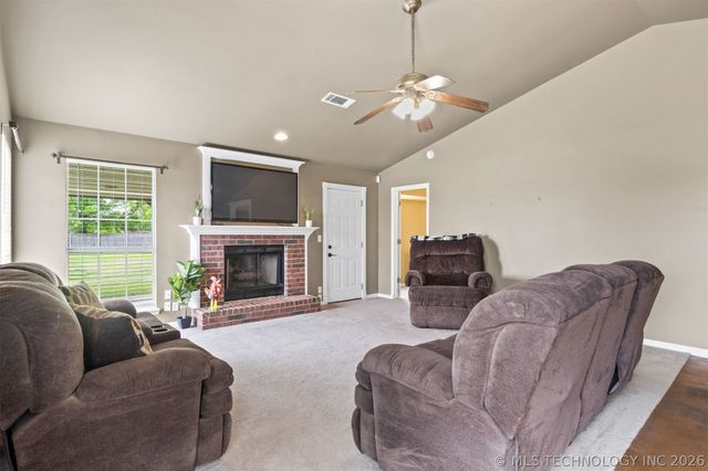 12712 E 89th Street, Owasso, OK 74055