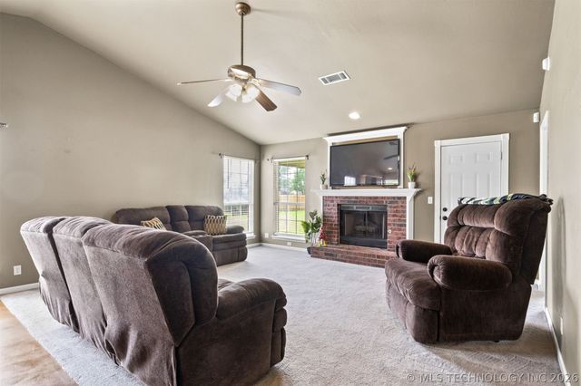 12712 E 89th Street, Owasso, OK 74055