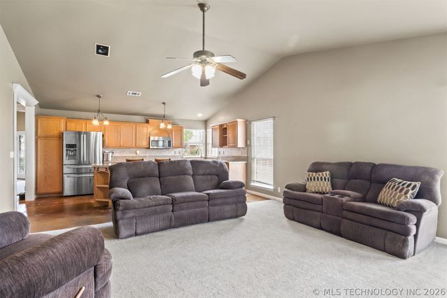 12712 E 89th Street, Owasso, OK 74055