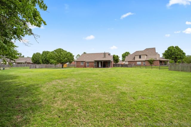 12712 E 89th Street, Owasso, OK 74055