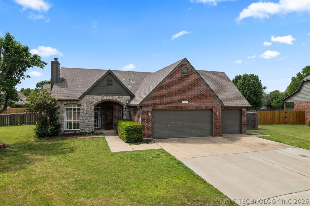 12712 E 89th Street, Owasso, OK 74055