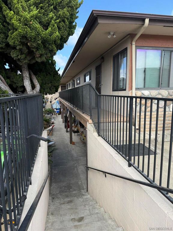 4826 Santa Cruz Ave, San Diego, CA 92107 — photo 3
